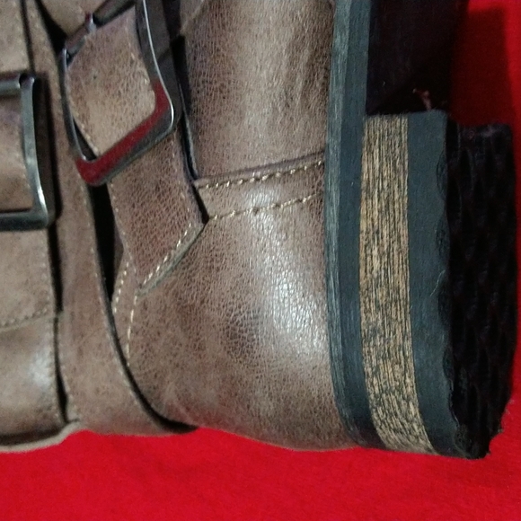 B52 Bullboxer High Buckle Boot - Picture 8 of 10